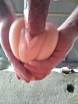 Snapshot of RomWoolf chatting on March 10, 2025, 4:35 pm RomWoolf online show from March 10, 2025, 4:35 pm