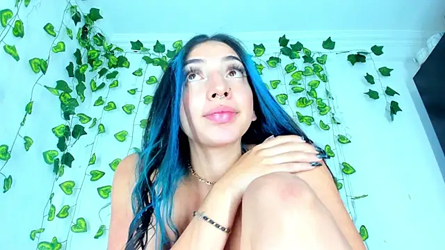 Snapshot of SaturnooStonee chatting on December 10, 2024, 11:00 am SaturnooStonee online show from December 10, 2024, 11:00 am