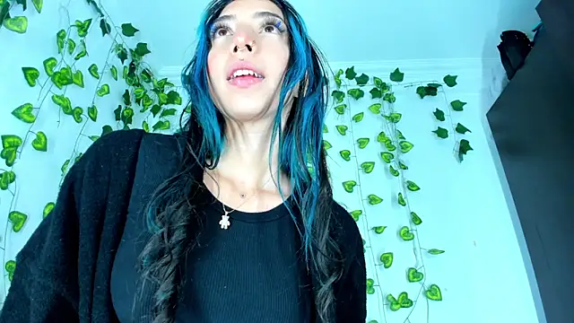 Snapshot of SaturnooStonee chatting on December 20, 2024, 5:36 am SaturnooStonee online show from December 20, 2024, 5:36 am