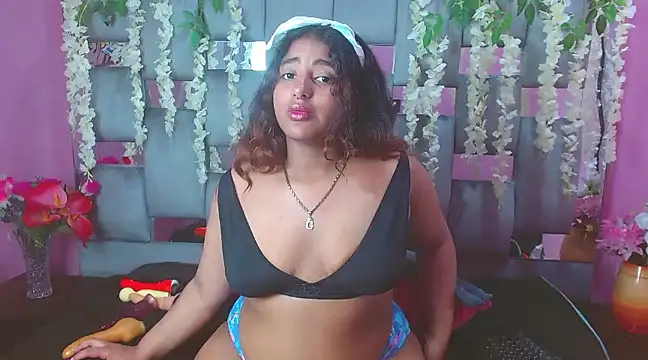 Sofia Hernandez  online show from December 7, 2024, 6:48 pm