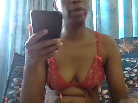 Snapshot of AfricanPrincesss2 chatting on January 15, 2025, 8:41 am AfricanPrincesss2 online show from January 15, 2025, 8:41 am