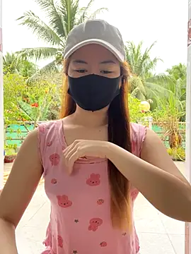 BabyThree  online show from September 22, 2025, 8:38 am