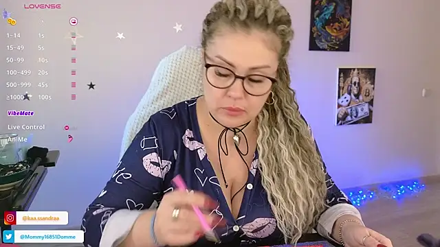 misskaassandraa online show from February 9, 2025, 1:46 pm