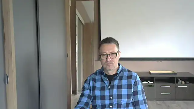 HarrySnake online show from October 10, 2025, 8:13 am