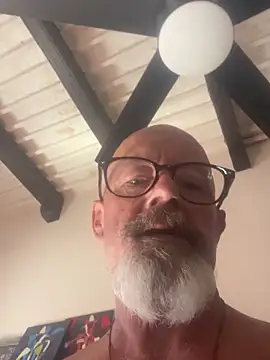 Snapshot of NOLAKINKYTYOP22 chatting on September 17, 2025, 8:32 pm NOLAKINKYTYOP22 online show from September 17, 2025, 8:32 pm