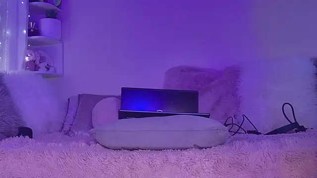 KatBigBum online show from October 15, 2025, 8:03 am