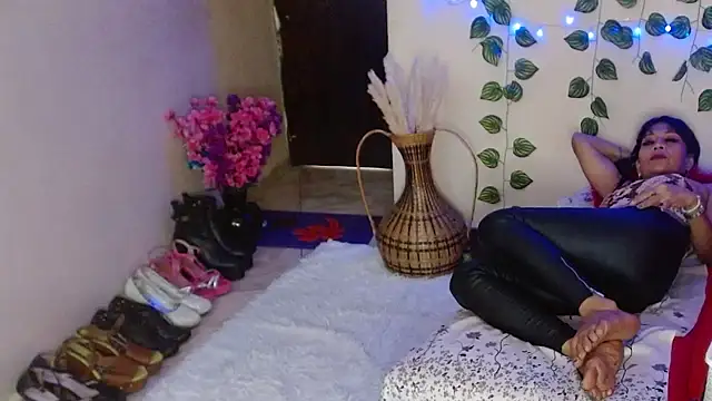 Latin Mature975 online show from February 4, 2025, 1:48 pm