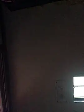 allissonw13 online show from December 6, 2024, 3:22 pm