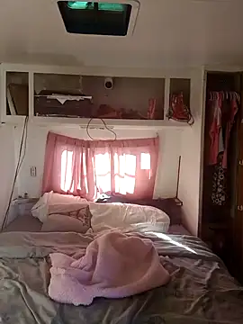 allissonw13 online show from January 13, 2025, 7:10 pm