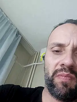 Snapshot of CashhoOUT chatting on April 4, 2026, 9:12 pm CashhoOUT online show from April 4, 2026, 9:12 pm