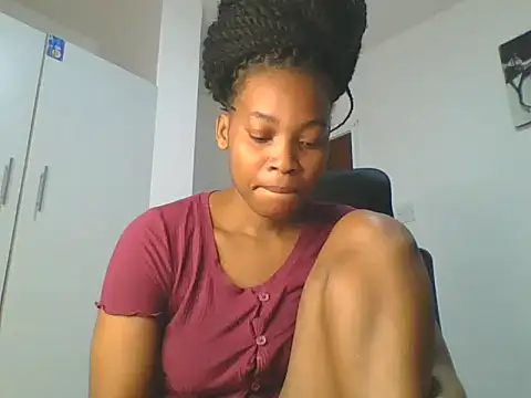  Becky002 online show from July 25, 2026, 4:37 pm