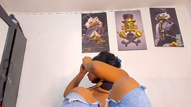 Snapshot of kriixtybrown chatting on January 27, 2025, 11:43 pm kriixtybrown online show from January 27, 2025, 11:43 pm