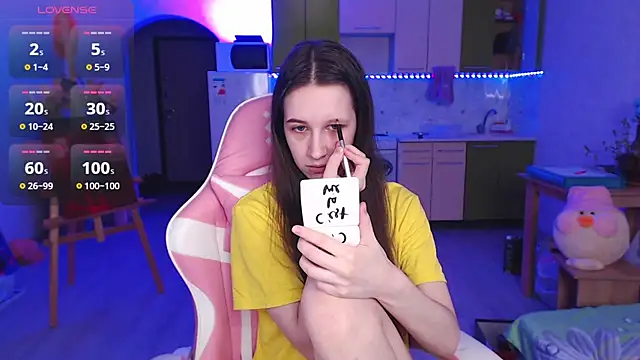 ur kitty   online show from April 11, 2026, 1:04 pm