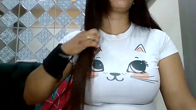 Snapshot of sparkling_queen chatting on November 12, 2025, 4:24 am sparkling queen online show from November 12, 2025, 4:24 am