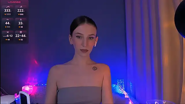 Snapshot of ellaamber chatting on December 17, 2024, 12:01 am ellaamber online show from December 17, 2024, 12:01 am