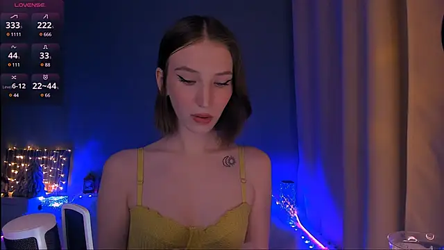 Snapshot of ellaamber chatting on January 18, 2025, 12:46 am ellaamber online show from January 18, 2025, 12:46 am