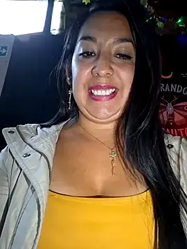 Snapshot of Bella_keny chatting on February 11, 2025, 10:39 pm Bella keny online show from February 11, 2025, 10:39 pm