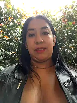 Snapshot of Bella_keny chatting on March 20, 2025, 6:42 pm Bella keny online show from March 20, 2025, 6:42 pm