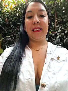 Snapshot of Bella_keny chatting on October 28, 2025, 2:31 pm Bella keny online show from October 28, 2025, 2:31 pm