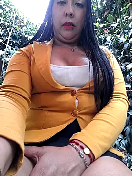 Snapshot of Bella_keny chatting on December 20, 2025, 5:42 pm Bella keny online show from December 20, 2025, 5:42 pm