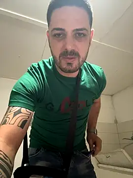 Snapshot of iltoscano95 chatting on September 21, 2025, 6:09 pm iltoscano95 online show from September 21, 2025, 6:09 pm