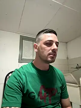 Snapshot of iltoscano95 chatting on September 27, 2025, 8:25 pm iltoscano95 online show from September 27, 2025, 8:25 pm