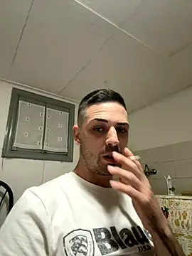 Snapshot of iltoscano95 chatting on September 28, 2025, 6:24 pm iltoscano95 online show from September 28, 2025, 6:24 pm