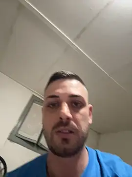 Snapshot of iltoscano95 chatting on November 1, 2025, 5:59 pm iltoscano95 online show from November 1, 2025, 5:59 pm