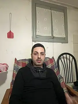 Snapshot of iltoscano95 chatting on February 14, 2026, 6:48 pm iltoscano95 online show from February 14, 2026, 6:48 pm