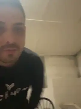 Snapshot of iltoscano95 chatting on April 13, 2026, 6:35 pm iltoscano95 online show from April 13, 2026, 6:35 pm