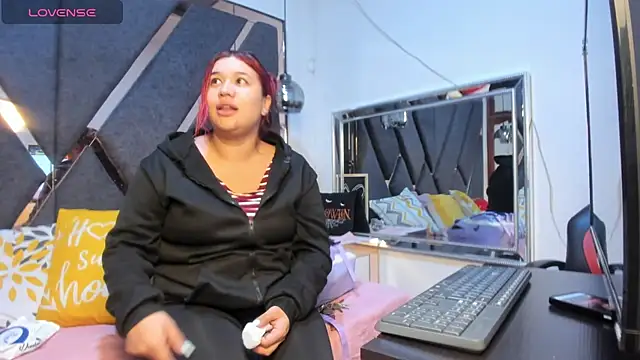 Snapshot of EmaGw chatting on February 19, 2026, 11:01 pm EmaGw online show from February 19, 2026, 11:01 pm