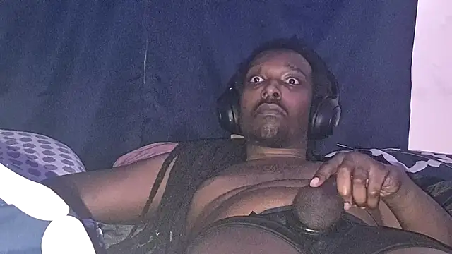 Snapshot of suzyswallowsxxx704 chatting on March 3, 2026, 6:25 pm suzyswallowsxxx704 online show from March 3, 2026, 6:25 pm