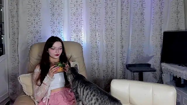 AprilHilll online show from December 3, 2024, 7:22 pm