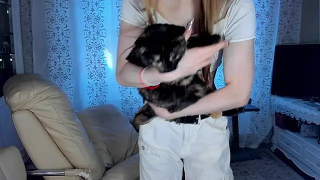 AprilHilll online show from January 15, 2025, 6:12 am