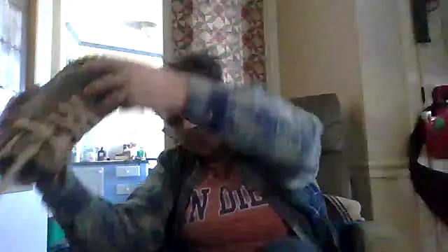 Snapshot of velvetta_ chatting on December 19, 2025, 6:48 pm velvetta online show from December 19, 2025, 6:48 pm