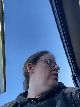 Snapshot of velvetta_ chatting on December 20, 2025, 2:46 pm velvetta online show from December 20, 2025, 2:46 pm