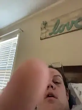 Snapshot of velvetta_ chatting on December 22, 2025, 2:47 pm velvetta online show from December 22, 2025, 2:47 pm