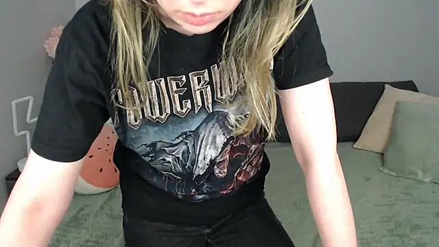 Mini Diva online show from September 12, 2025, 8:03 am