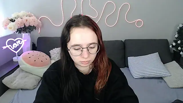 Snapshot of Mini_Diva chatting on January 18, 2026, 9:13 am Mini Diva online show from January 18, 2026, 9:13 am