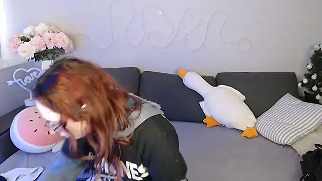 Snapshot of Mini_Diva chatting on February 18, 2026, 9:16 am Mini Diva online show from February 18, 2026, 9:16 am