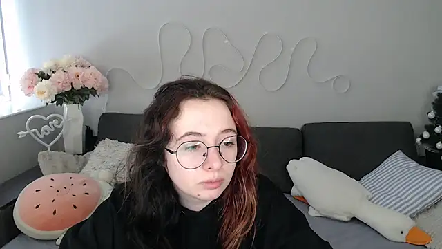 Snapshot of Mini_Diva chatting on February 23, 2026, 9:06 am Mini Diva online show from February 23, 2026, 9:06 am