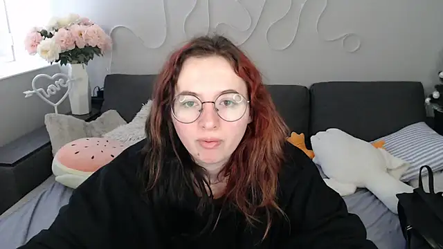 Snapshot of Mini_Diva chatting on February 27, 2026, 9:09 am Mini Diva online show from February 27, 2026, 9:09 am