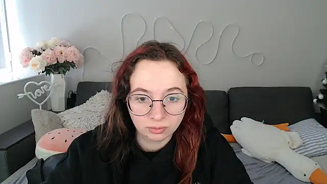 Snapshot of Mini_Diva chatting on February 28, 2026, 9:10 am Mini Diva online show from February 28, 2026, 9:10 am