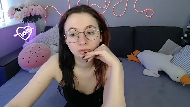 Snapshot of Mini_Diva chatting on March 3, 2026, 9:15 am Mini Diva online show from March 3, 2026, 9:15 am