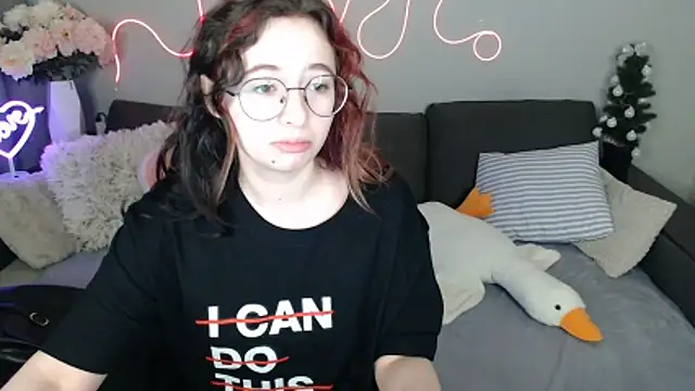 Mini Diva online show from March 22, 2026, 9:13 am