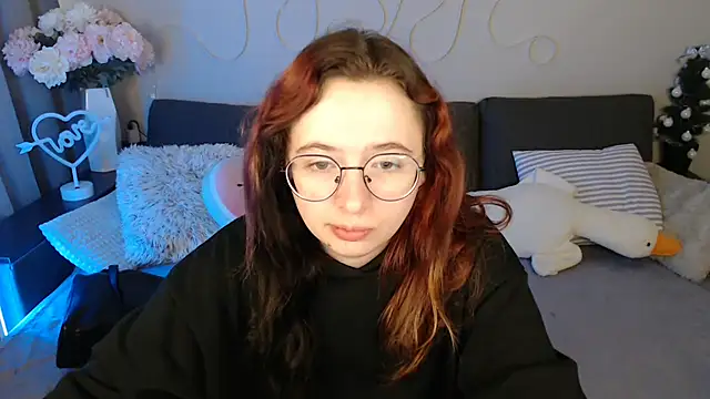 Mini Diva online show from April 14, 2026, 9:15 am