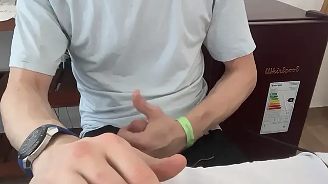 nicolaaaaas online show from October 4, 2025, 8:40 pm