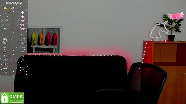 annakillianox online show from February 21, 2025, 12:39 pm