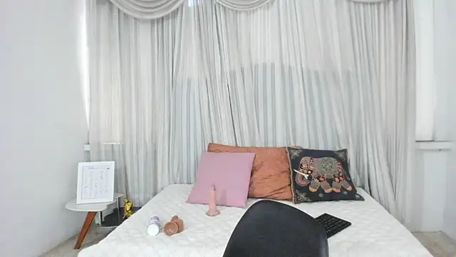 Uzra hayed online show from March 18, 2026, 5:05 pm