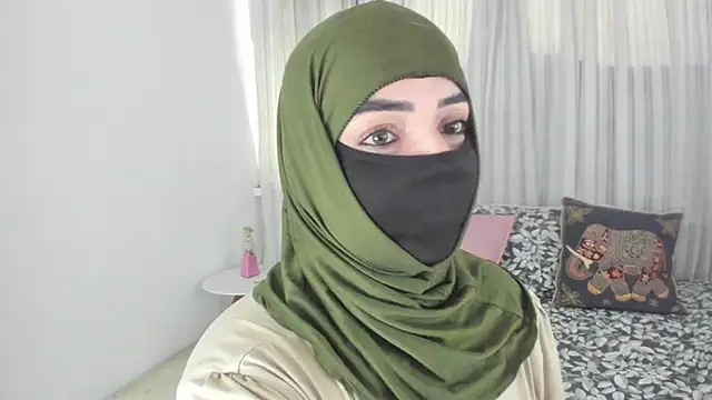 Snapshot of Uzra_hayed chatting on April 27, 2026, 2:04 pm Uzra hayed online show from April 27, 2026, 2:04 pm